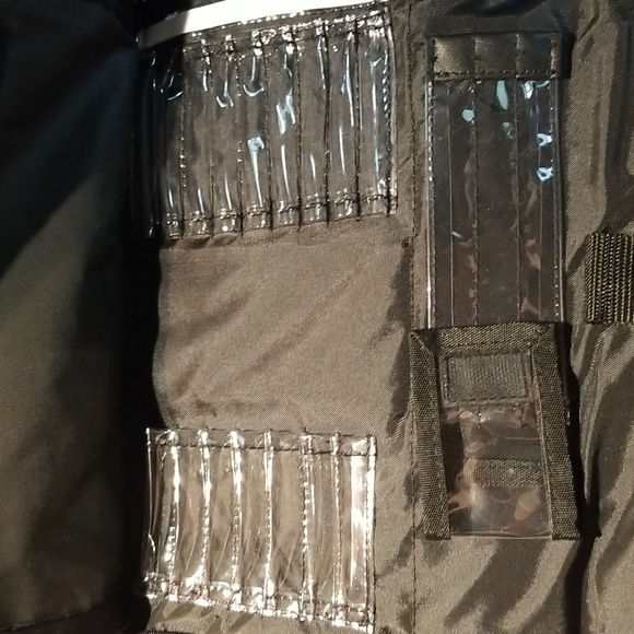 NWOTS Crop in Style portfolio w/ability to hang lots of pockets & sleeves - Picture 7 of 14